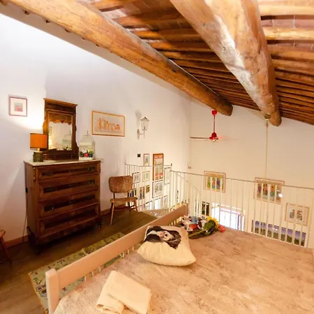 Holiday home Typical Tuscan Old Stone House